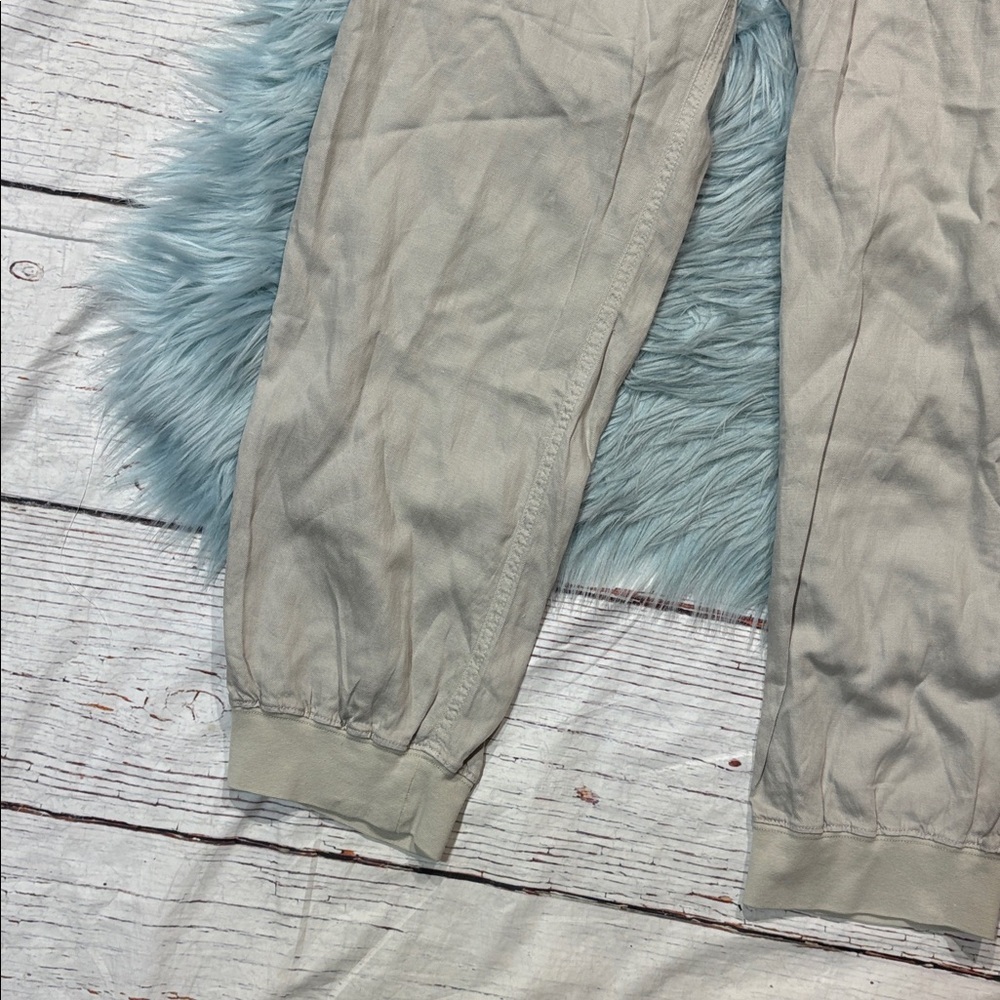 Faherty Linen Blend High Rise Arlie Day Pant In Stone - Picture 7 of 9